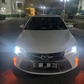 Toyota Camry 2015