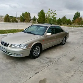 Toyota Camry 2000