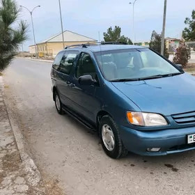 Toyota Sienna 2001