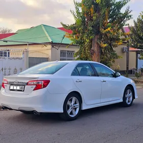 Toyota Camry 2014