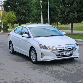 Hyundai Elantra 2020