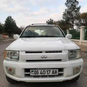 Infiniti QX4 2000