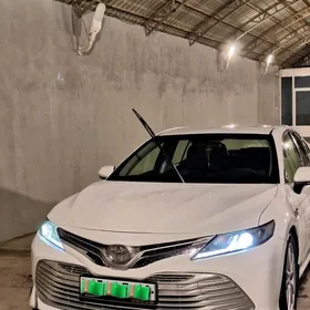 Toyota Camry 2018