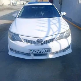 Toyota Camry 2014