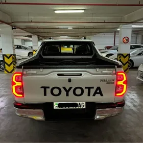 Toyota Hilux 2021