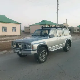 Nissan Patrol 1995