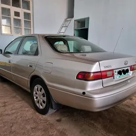 Toyota Camry 1999