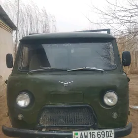 UAZ 452 1986