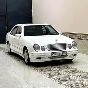 Mercedes-Benz E320 2001