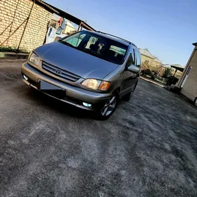 Toyota Sienna 2002