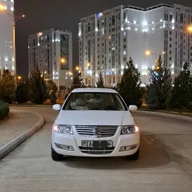 Nissan Sunny 2012