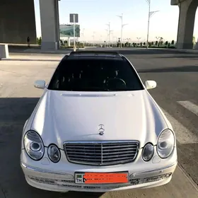 Mercedes-Benz E500 2003