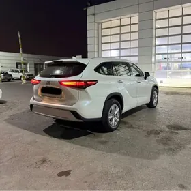 Toyota Highlander 2020