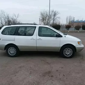 Toyota Sienna 2001