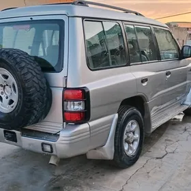 Mitsubishi Montero 1999