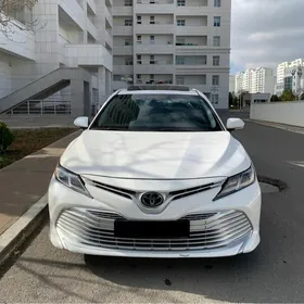 Toyota Camry 2019