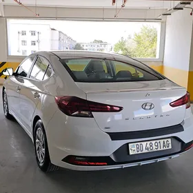 Hyundai Elantra 2019