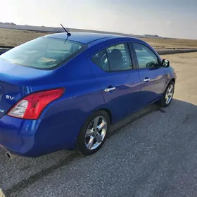 Nissan Versa 2012