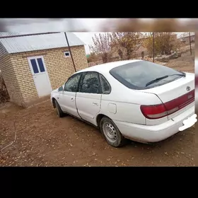 Toyota Carina 1992