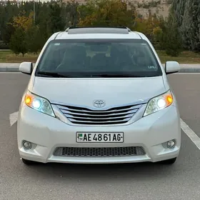 Toyota Sienna 2016