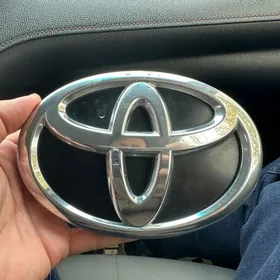 toyota emblema