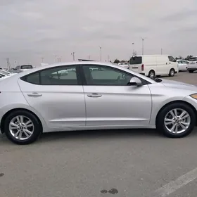 Hyundai Elantra 2018