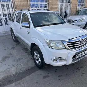 Toyota Hilux 2013