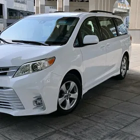 Toyota Sienna 2018