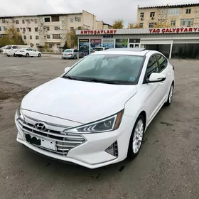 Hyundai Elantra 2019