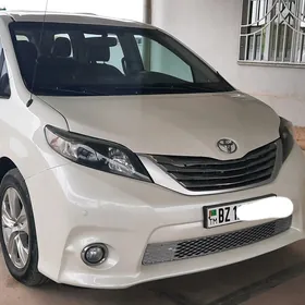 Toyota Sienna 2013