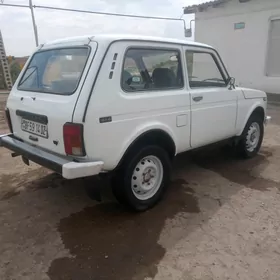 Lada Niva 2001