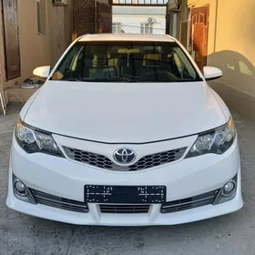 Toyota Camry 2014