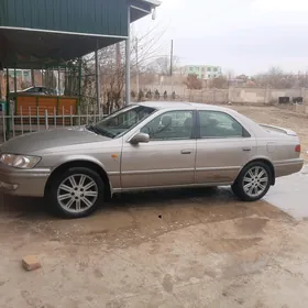 Toyota Camry 2000