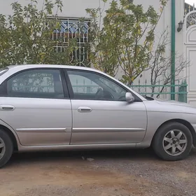 Kia Sephia 2001