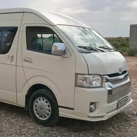 Toyota Hiace 2012