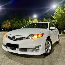 Toyota Camry 2014