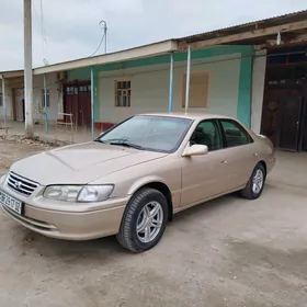 Toyota Camry 2000