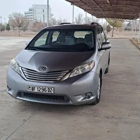 Toyota Sienna 2010