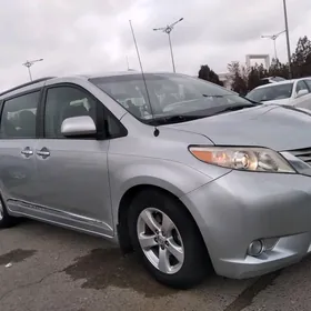 Toyota Sienna 2014