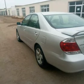 Toyota Camry 2004