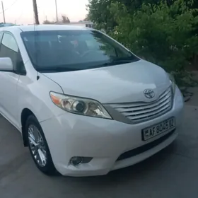 Toyota Sienna 2010