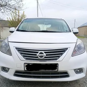 Nissan Versa 2012