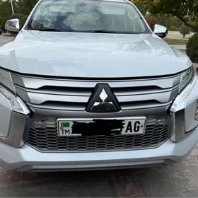 Mitsubishi Pajero 2020