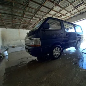 Toyota Hiace 1990