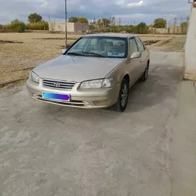 Toyota Camry 2001