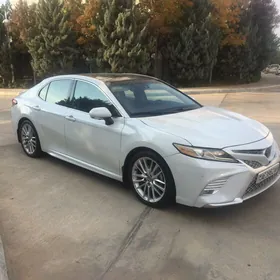 Toyota Camry 2018