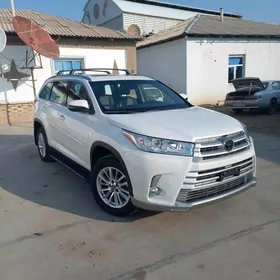 Toyota Highlander 2019