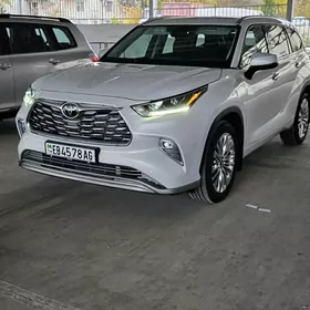 Toyota Highlander 2022