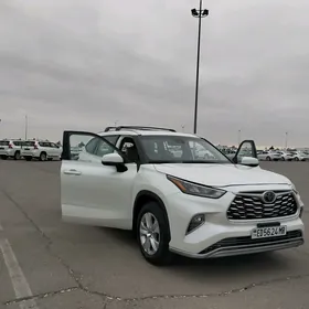 Toyota Highlander 2020