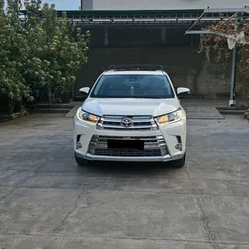 Toyota Highlander 2019